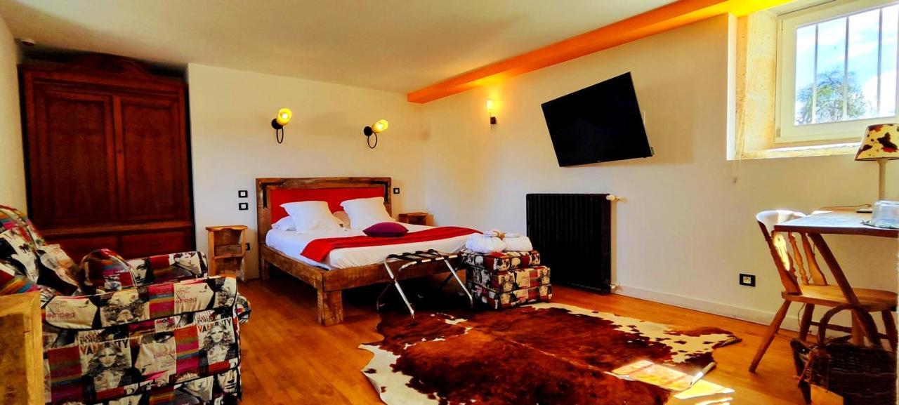 Logis Hotels Domaine Du Chatelard Dirac Exterior foto