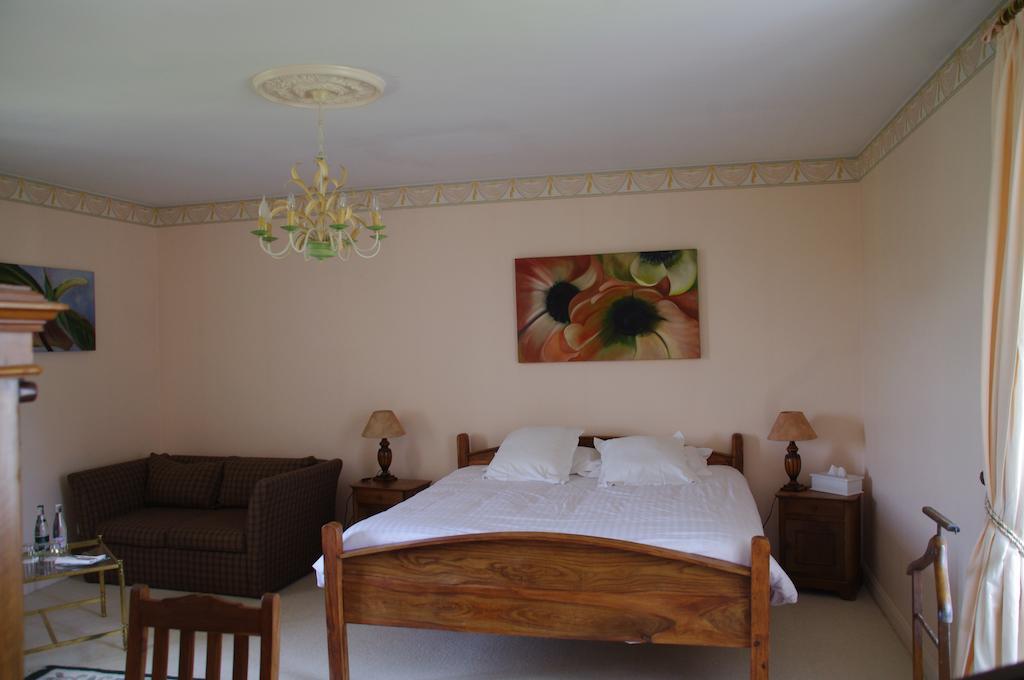 Logis Hotels Domaine Du Chatelard Dirac Exterior foto